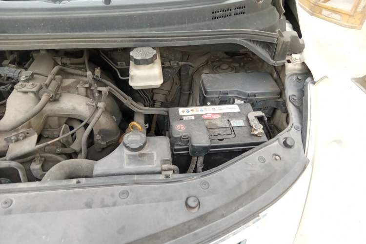 Used Hyundai H-1 Starex 2011 2.4L Luxury Edition Engine Bay Left