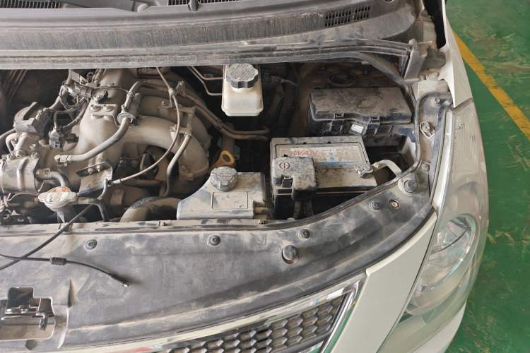 Used Hyundai H-1 Starex 2011 2.4L Luxury Edition Engine Bay Left