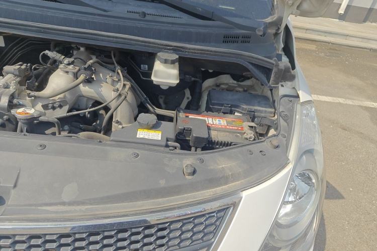 Used Hyundai H-1 Starex 2011 2.4L Luxury Edition Engine Bay Left