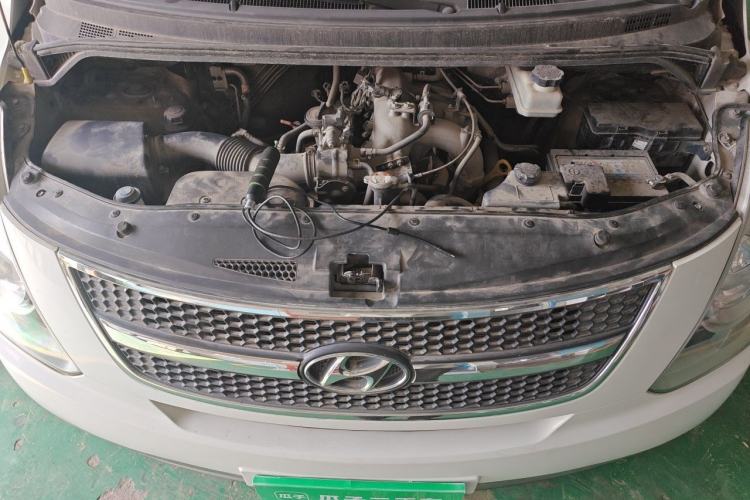Used Hyundai H-1 Starex 2011 2.4L Luxury Edition Engine Bay