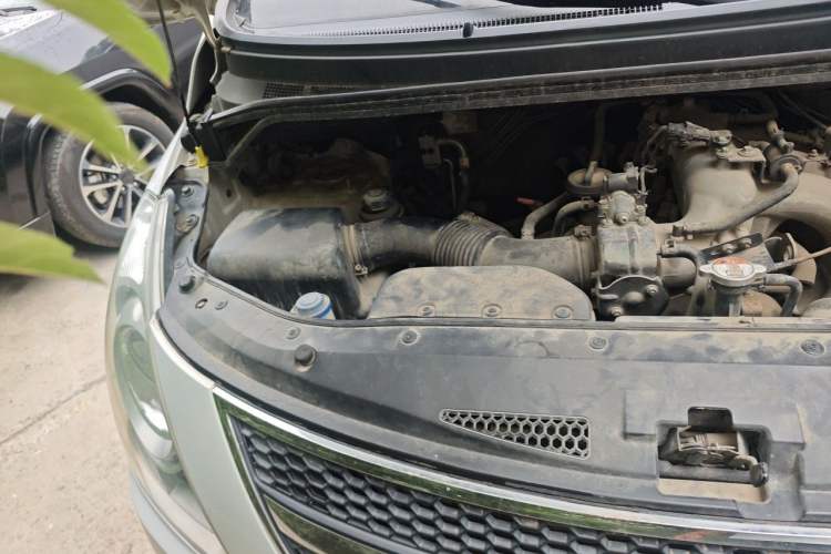 Used Hyundai H-1 Starex 2011 2.4L Luxury Edition Engine Bay Right