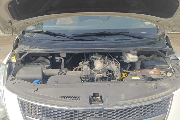 Used Hyundai H-1 Starex 2011 2.4L Luxury Edition Engine Bay