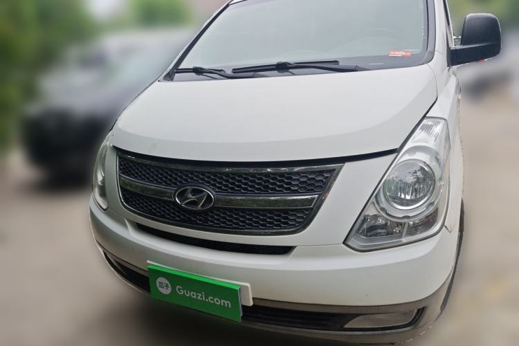 Used Hyundai H-1 Starex 2011 2.4L Luxury Edition Front