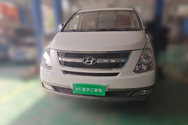 Used Hyundai H-1 Starex 2011 2.4L Luxury Edition Front