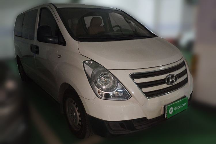 Used Hyundai H-1 Starex 2011 2.4L Comfort Edition Front Right 45 Deg