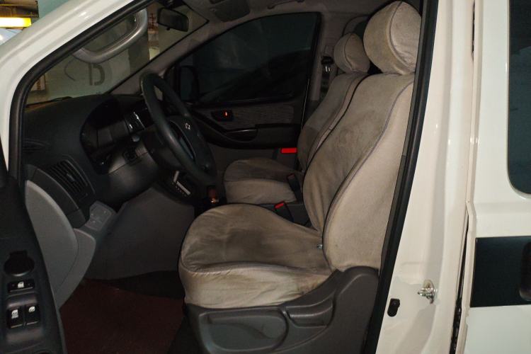 Used Hyundai H-1 Starex 2011 2.4L Comfort Edition Left Front Seat