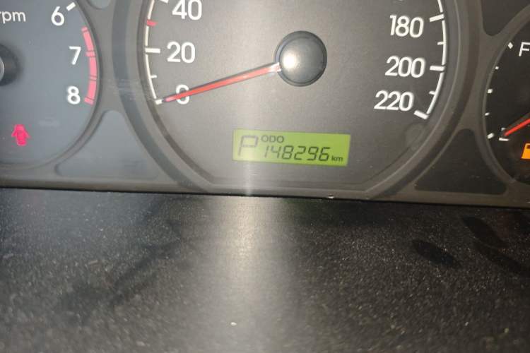 Used Hyundai H-1 Starex 2011 2.4L Luxury Edition Odometer Close Up