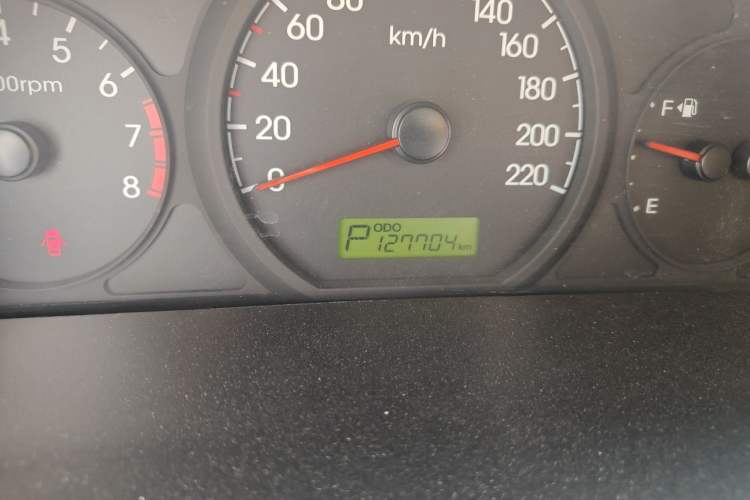 Used Hyundai H-1 Starex 2011 2.4L Luxury Edition Odometer Close Up