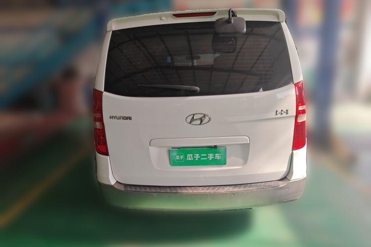 Used Hyundai H-1 Starex 2011 2.4L Luxury Edition Rear