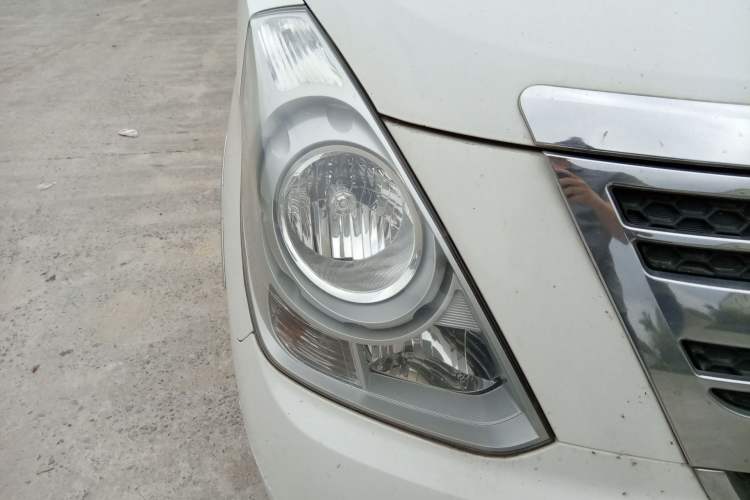 Used Hyundai H-1 Starex 2011 2.4L Luxury Edition Right Front Headlight
