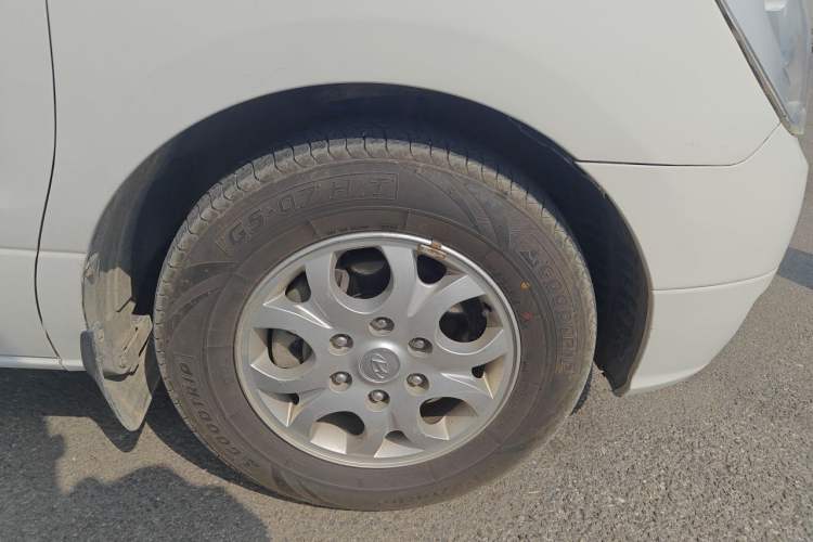 Used Hyundai H-1 Starex 2011 2.4L Luxury Edition Right Front Wheel Hub
