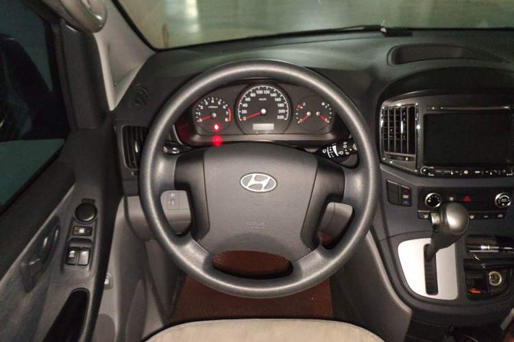 Used Hyundai H-1 Starex 2011 2.4L Comfort Edition Steering Wheel