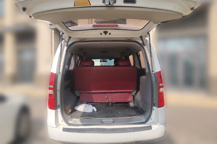 Used Hyundai H-1 Starex 2011 2.4L Comfort Edition Trunk