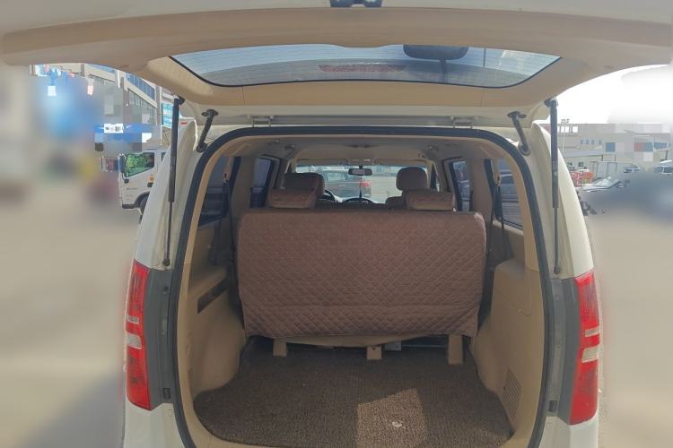 Used Hyundai H-1 Starex 2011 2.4L Luxury Edition Trunk