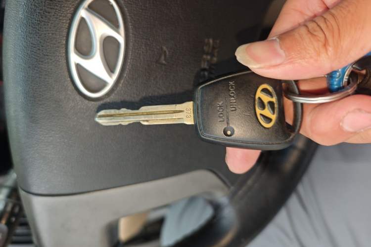 Used Hyundai H-1 Starex 2011 2.4L Luxury Edition Vehicle Key