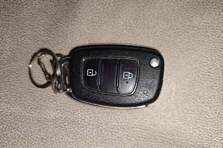 Used Hyundai H-1 Starex 2011 2.4L Comfort Edition Vehicle Key