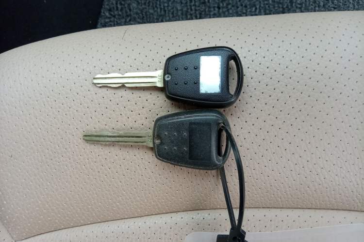 Used Hyundai H-1 Starex 2011 2.4L Luxury Edition Vehicle Key