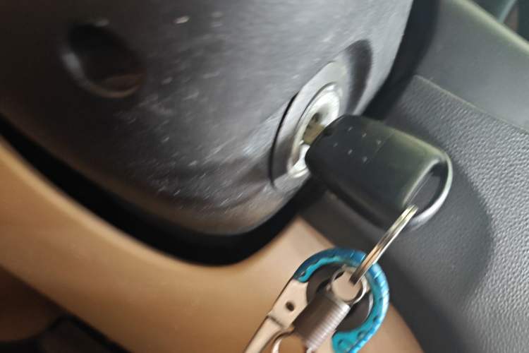 Used Hyundai H-1 Starex 2011 2.4L Luxury Edition Vehicle Key