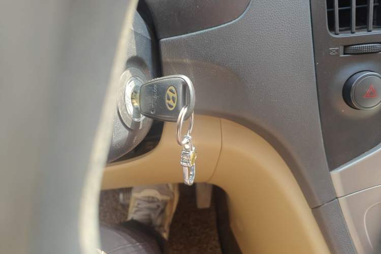 Used Hyundai H-1 Starex 2011 2.4L Luxury Edition Vehicle Key