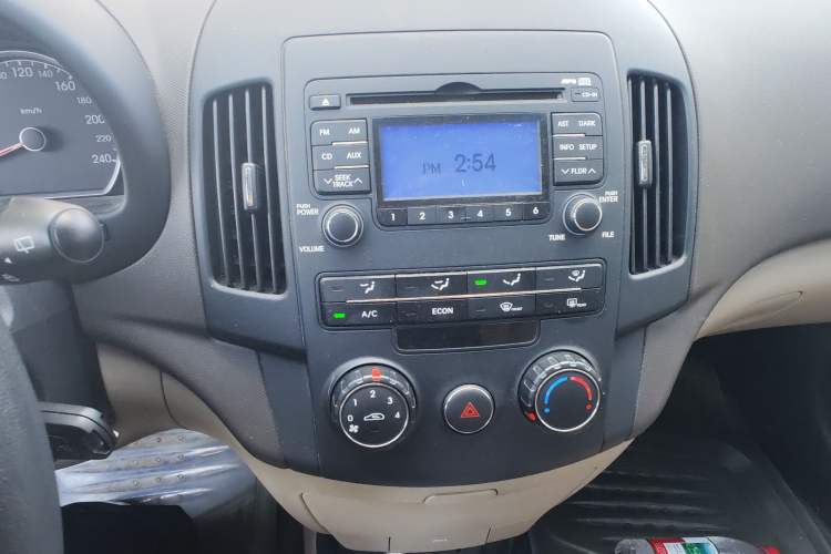 Used Hyundai i30 2009 1.6L Automatic Jingxiang Model Audio And AC Panel