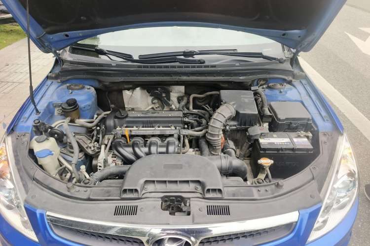Used Hyundai i30 2009 1.6L Automatic Luxury Model Engine Bay
