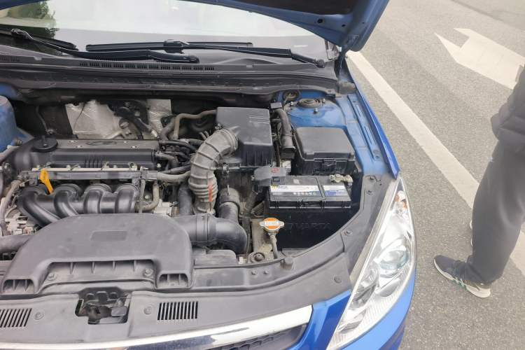Used Hyundai i30 2009 1.6L Automatic Luxury Model Engine Bay Left