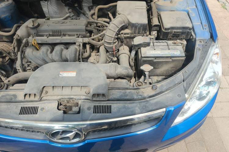 Used Hyundai i30 2009 1.6L Automatic Comfort Edition Engine Bay Left