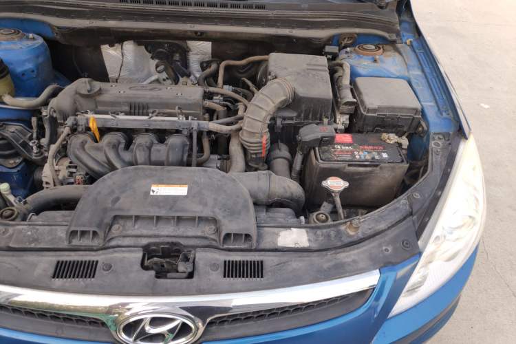 Used Hyundai i30 2009 1.6L Automatic Comfort Edition Engine Bay Left