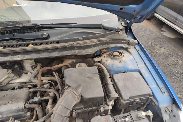 Used Hyundai i30 2009 1.6L Automatic Luxury Model Engine Bay Left