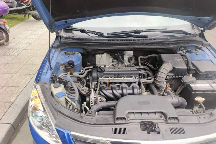 Used Hyundai i30 2009 1.6L Automatic Luxury Model Engine Bay Right