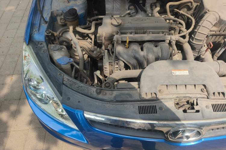 Used Hyundai i30 2009 1.6L Automatic Comfort Edition Engine Bay Right