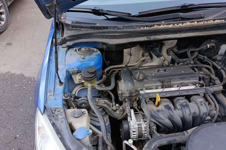 Used Hyundai i30 2009 1.6L Automatic Comfort Edition Engine Bay Right