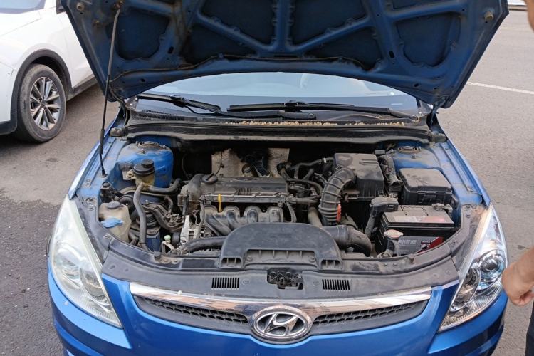Used Hyundai i30 2009 1.6L Automatic Comfort Edition Engine Bay