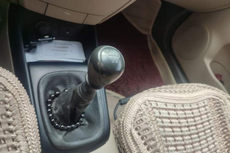 Used Hyundai i30 2009 1.6L Manual Comfort Edition Gear Lever