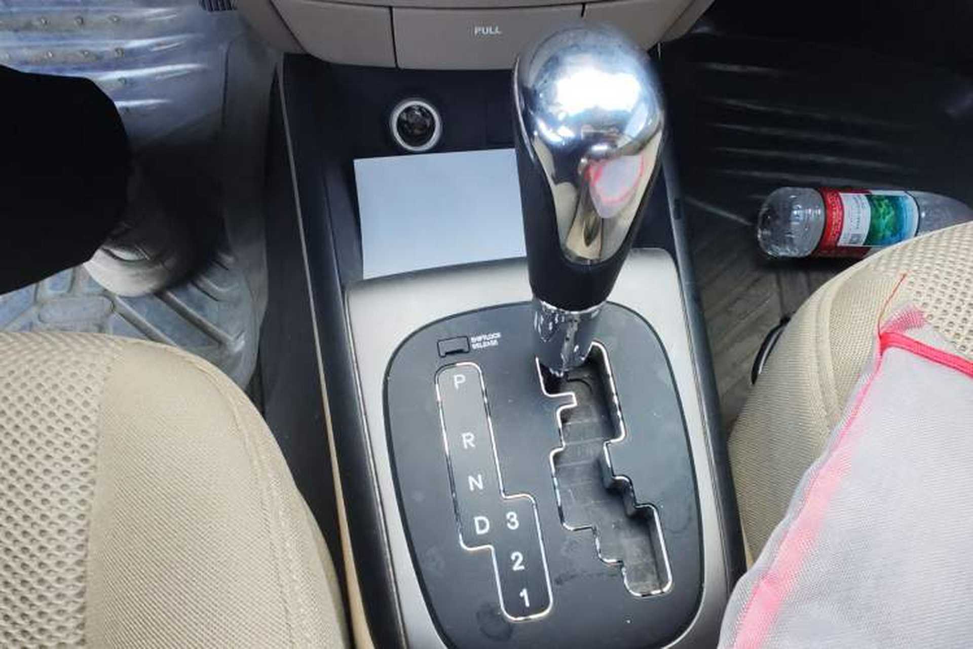 Used Hyundai i30 2009 1.6L Automatic Jingxiang Model Gear Lever