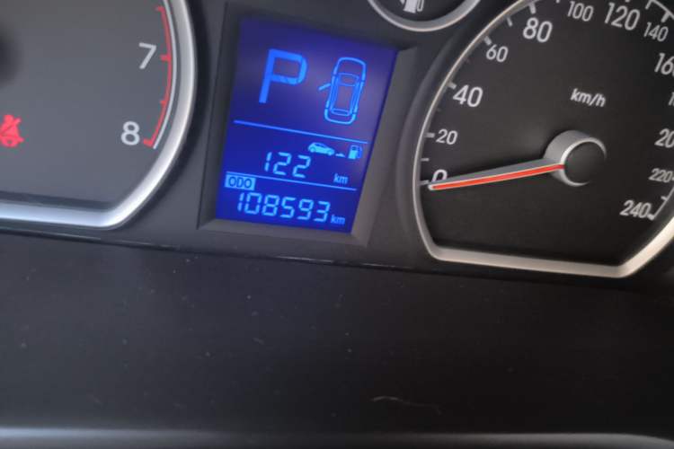 Used Hyundai i30 2009 1.6L Automatic Luxury Model Odometer Close Up