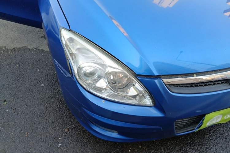 Used Hyundai i30 2009 1.6L Automatic Comfort Edition Right Front Headlight