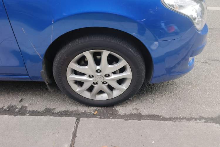 Used Hyundai i30 2009 1.6L Automatic Luxury Model Right Front Wheel Hub