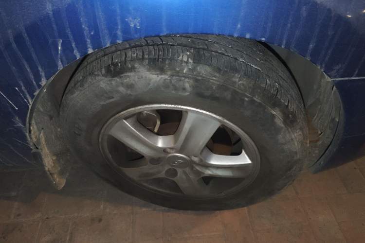Used Hyundai i30 2009 1.6L Automatic Comfort Edition Right Front Wheel Hub