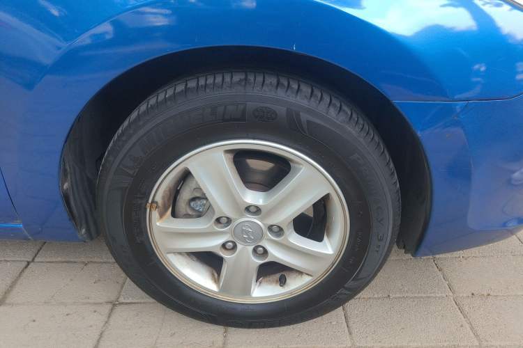 Used Hyundai i30 2009 1.6L Automatic Comfort Edition Right Front Wheel Hub