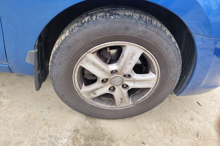 Used Hyundai i30 2009 1.6L Automatic Comfort Edition Right Front Wheel Hub