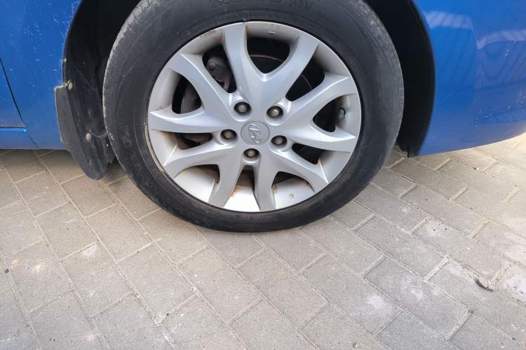 Used Hyundai i30 2009 1.6L Automatic Luxury Model Right Front Wheel Hub