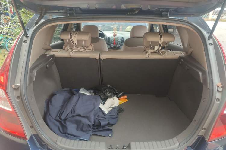 Used Hyundai i30 2009 1.6L Manual Comfort Edition Trunk