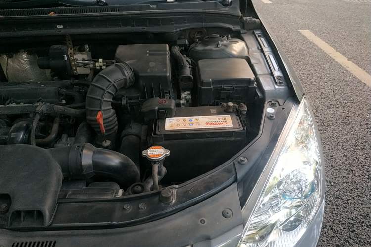 Used Hyundai i30 2009 1.6L Automatic Comfort Edition Engine Bay Left