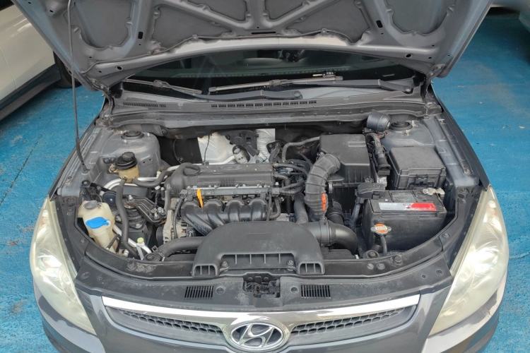 Used Hyundai i30 2009 1.6L Automatic Comfort Edition Engine Bay