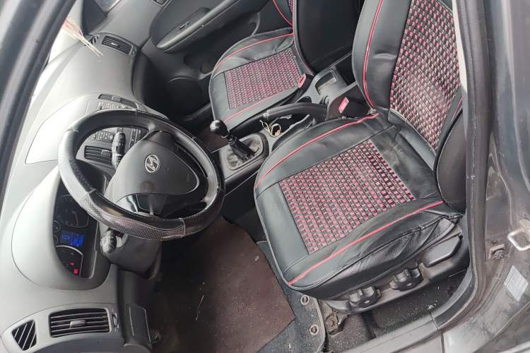 Used Hyundai i30 2009 1.6L Manual Comfort Edition Left Front Seat