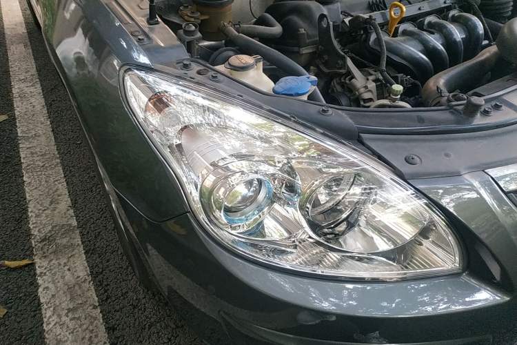 Used Hyundai i30 2009 1.6L Automatic Comfort Edition Right Front Headlight