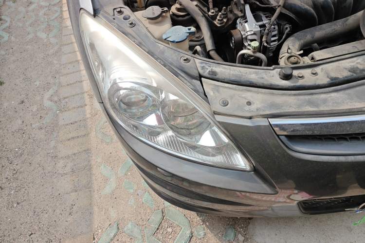 Used Hyundai i30 2009 1.6L Automatic Comfort Edition Right Front Headlight