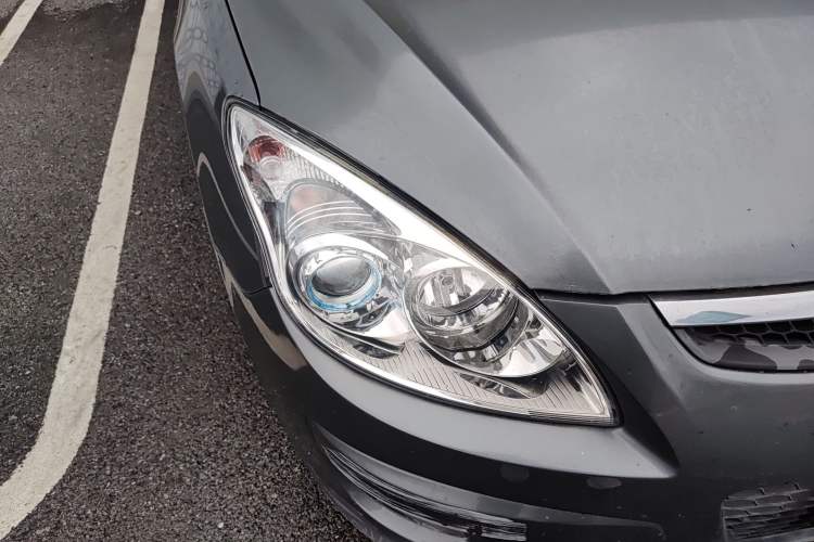 Used Hyundai i30 2009 1.6L Manual Comfort Edition Right Front Headlight