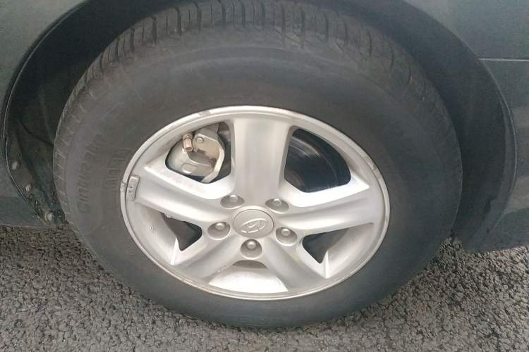 Used Hyundai i30 2009 1.6L Automatic Comfort Edition Right Front Wheel Hub